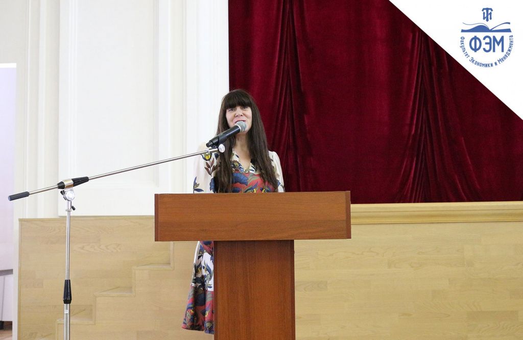 14 июля в Актовом зале Главного здания Технологического института состоялось торжественное вручение дипломов выпускникам бакалавриата и магистратуры очной формы обучения факультета экономики и менеджмента 14 июля в Актовом зале Главного здания Технологического института состоялось торжественное вручение дипломов выпускникам бакалавриата и магистратуры очной формы обучения факультета экономики и менеджмента