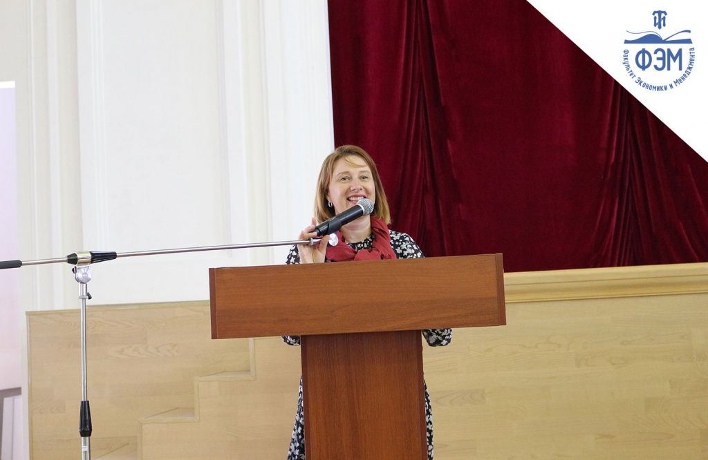 14 июля в Актовом зале Главного здания Технологического института состоялось торжественное вручение дипломов выпускникам бакалавриата и магистратуры очной формы обучения факультета экономики и менеджмента 14 июля в Актовом зале Главного здания Технологического института состоялось торжественное вручение дипломов выпускникам бакалавриата и магистратуры очной формы обучения факультета экономики и менеджмента