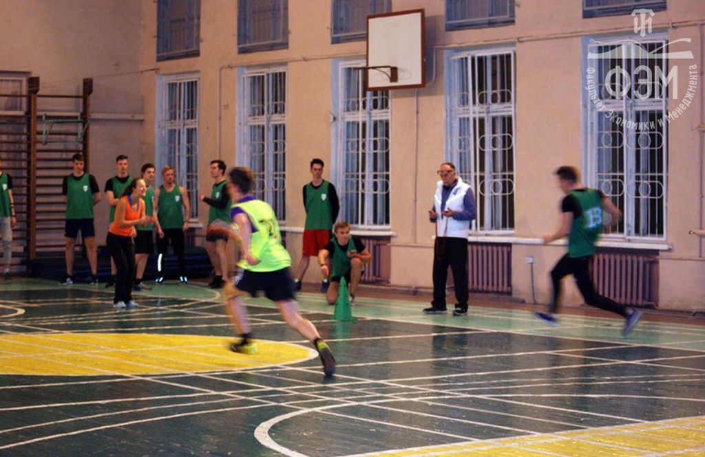 6 декабря в спортивном зале кафедры физического воспитания состоялись соревнования по мужскому троеборью, в рамках 70 спартакиады института. 6 декабря в спортивном зале кафедры физического воспитания состоялись соревнования по мужскому троеборью, в рамках 70 спартакиады института.
