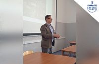Лекция американского журналиста-политолога Джона Дэвида Вароли